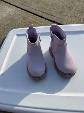 Cat & Jack Lilac Kids Chelsea Boots